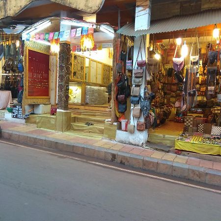 ארמבול Radhabai Guest House מראה חיצוני תמונה